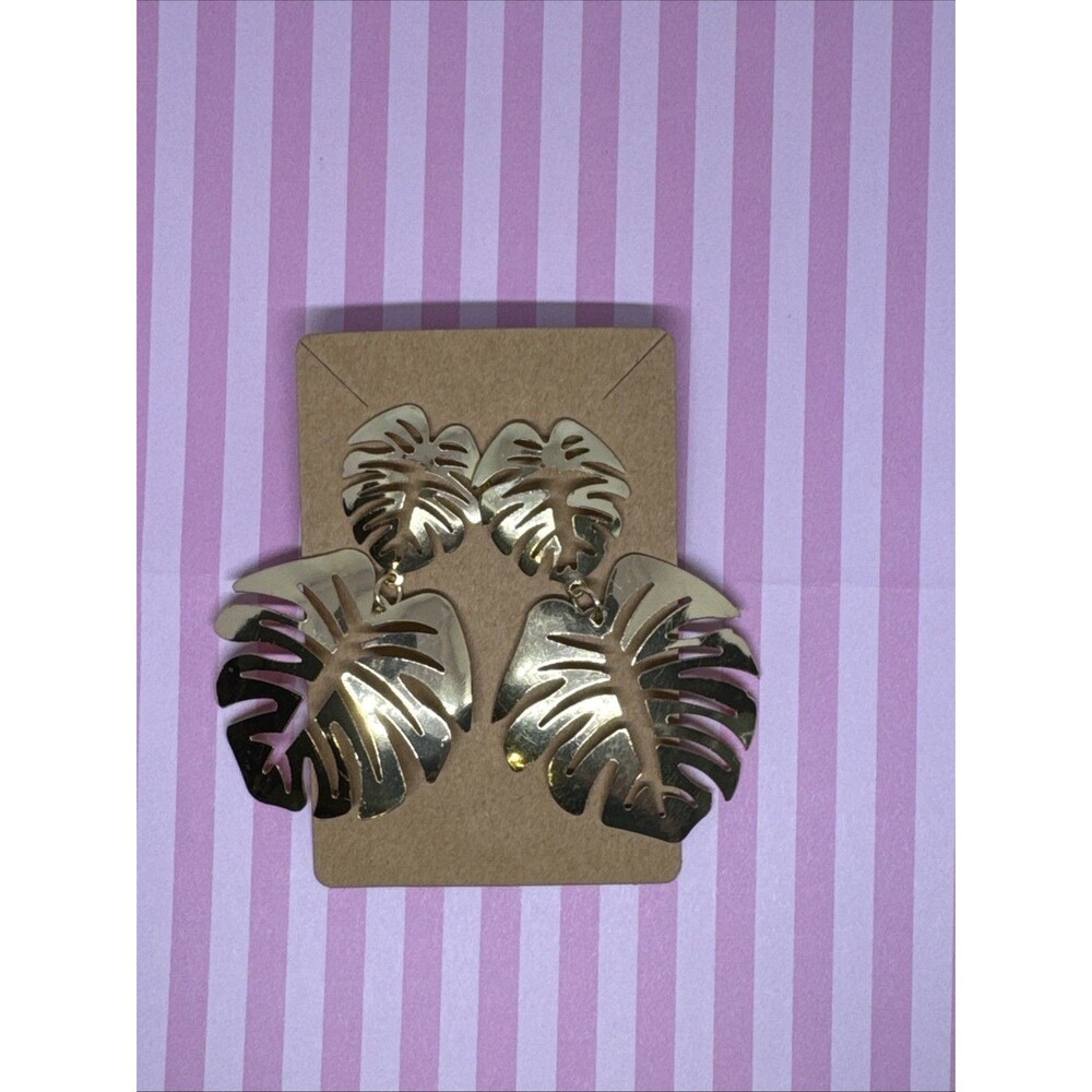 Large Gold Tone Dangle Leaf Drop Accent Earrings
